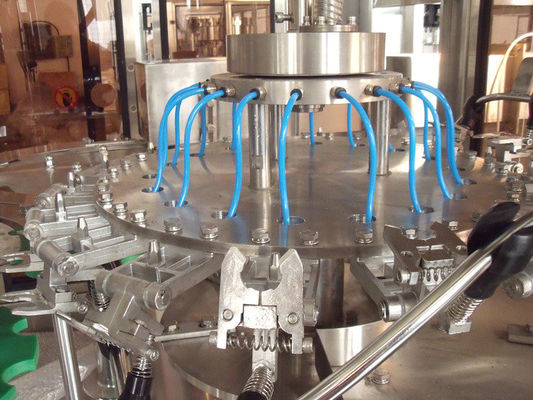 Carbonated Drink Filling Machine Balanced Pressure , Aluminum Can Filling Machinery 220V / 380V